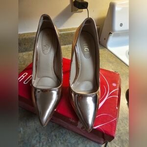 Elegant Gold Women's Heels